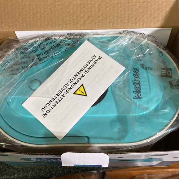 Mathea Bubble Machine, Automatic with Battery, High Output Bubble Maker - Picture 4 of 6